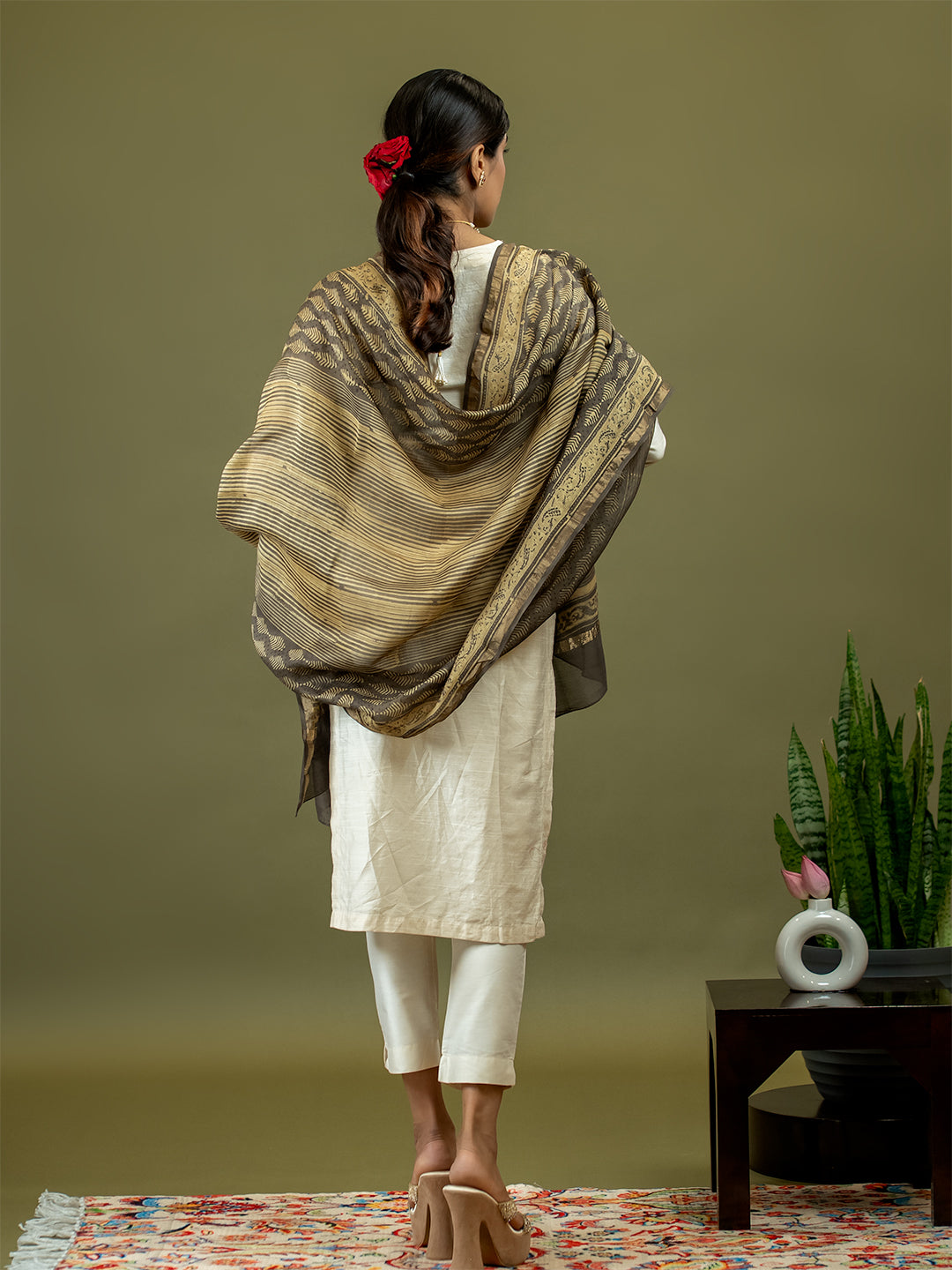 Sutra Brown Ajrakh Dupatta