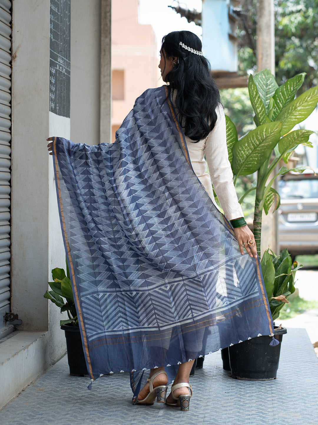 Rangrez Indigo Shibori Dupatta