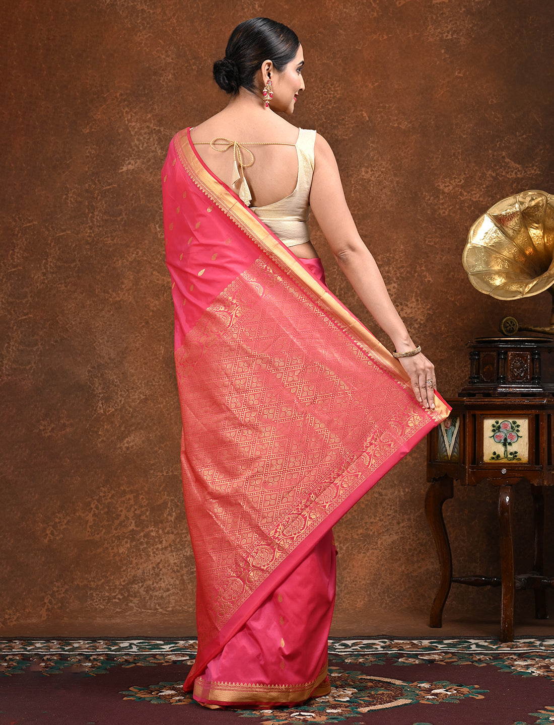 Lavana Fuchsia Kanjeevaram Saree