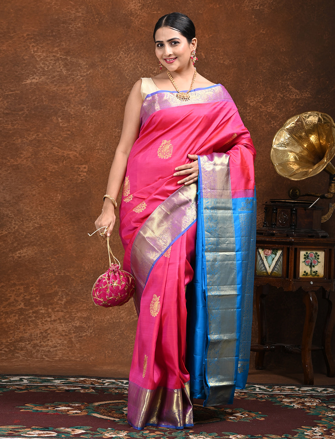 Shailee Fuchsia Kanjeevaram Saree