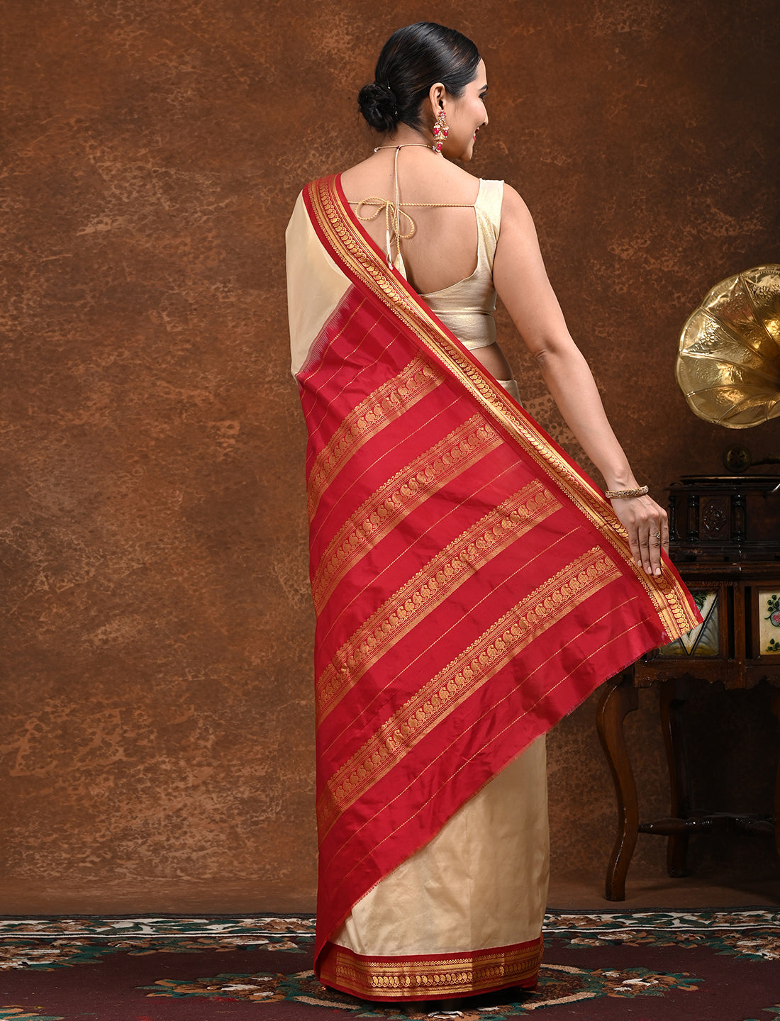 Aarunya Beige Kanjeevaram Saree