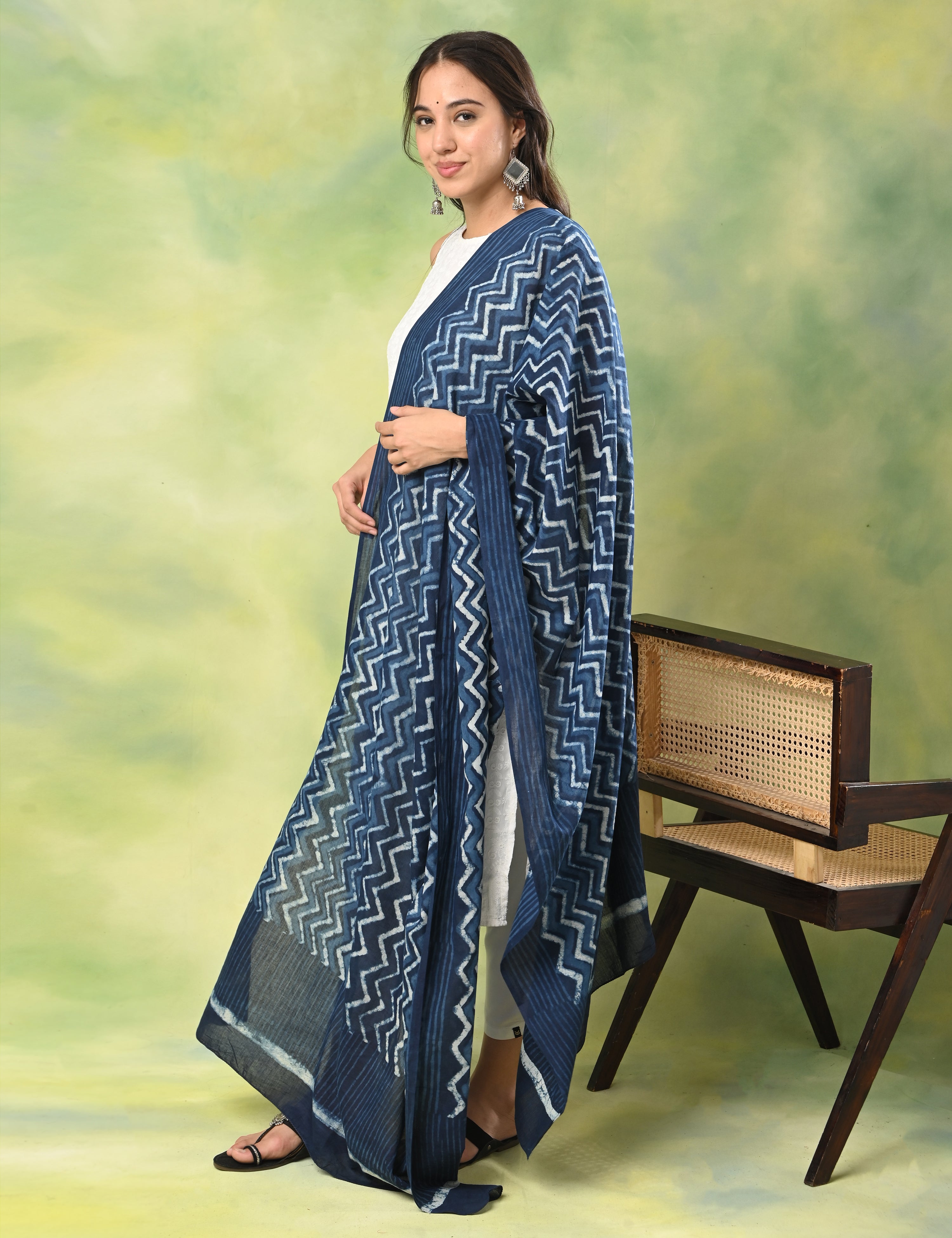 Trayas Indigo Dabu Dupatta