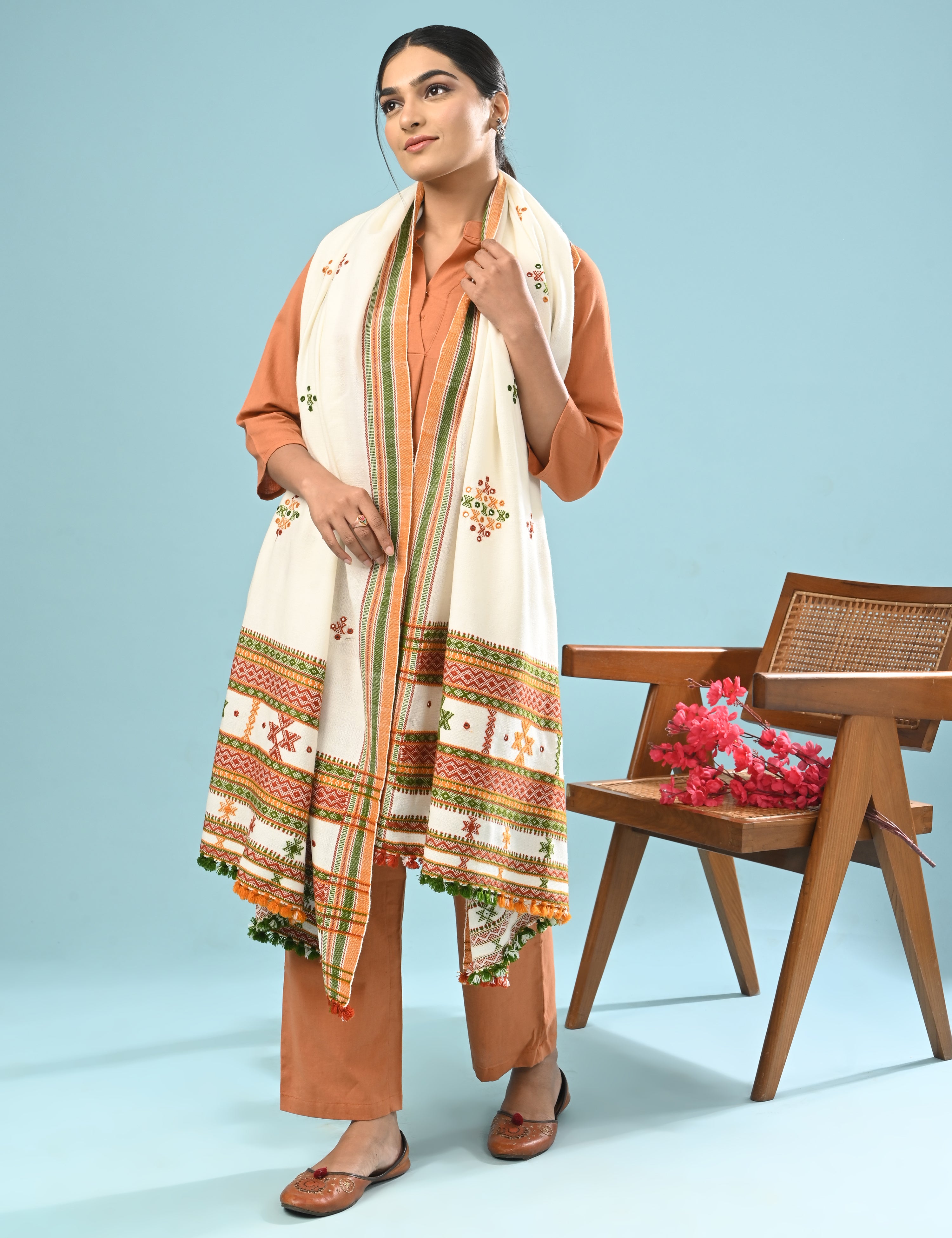 Thavare White Kutch Embroidery Shawl