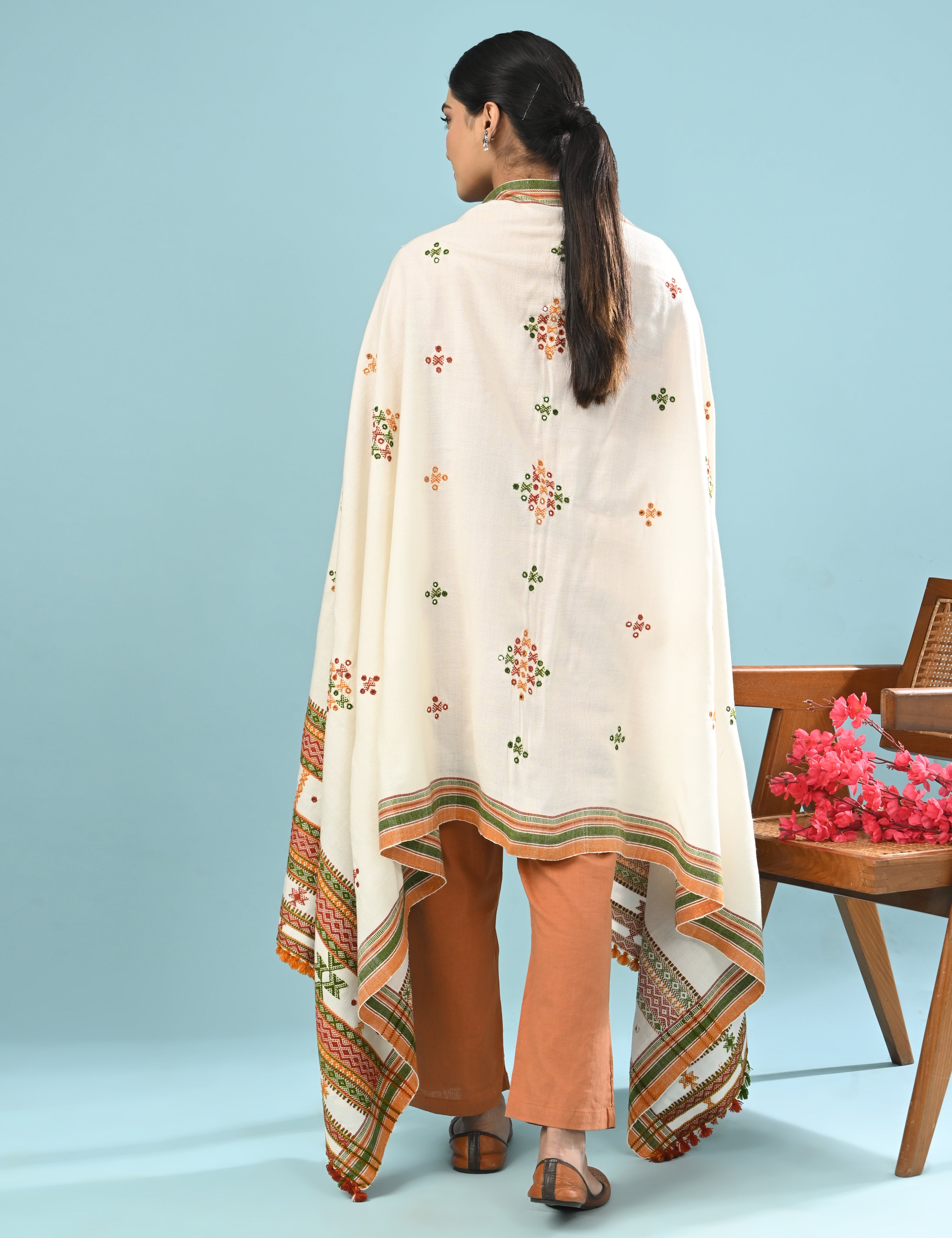 Thavare White Kutch Embroidery Shawl