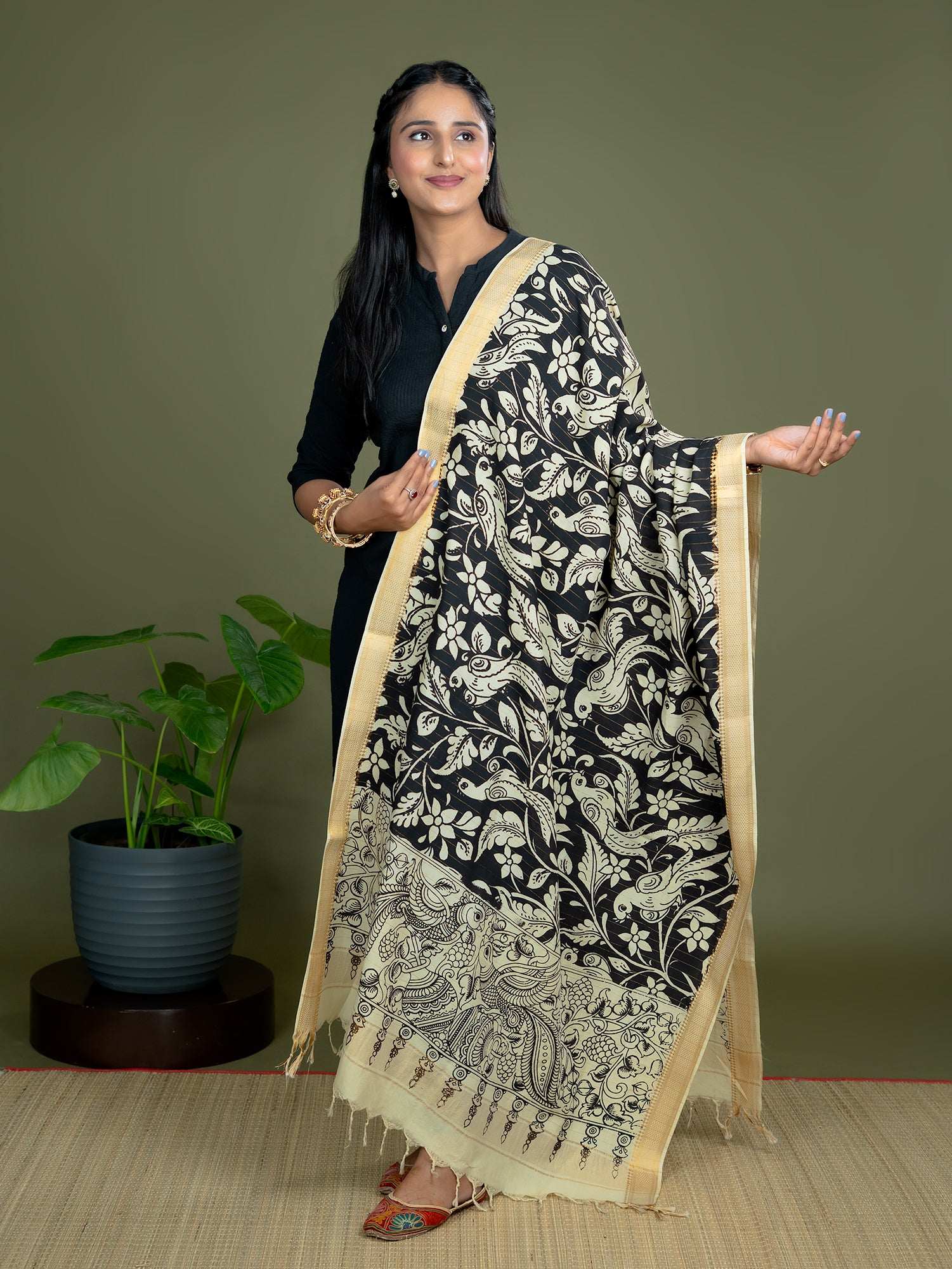 Kalpa Khaki Kalamkari Dupatta
