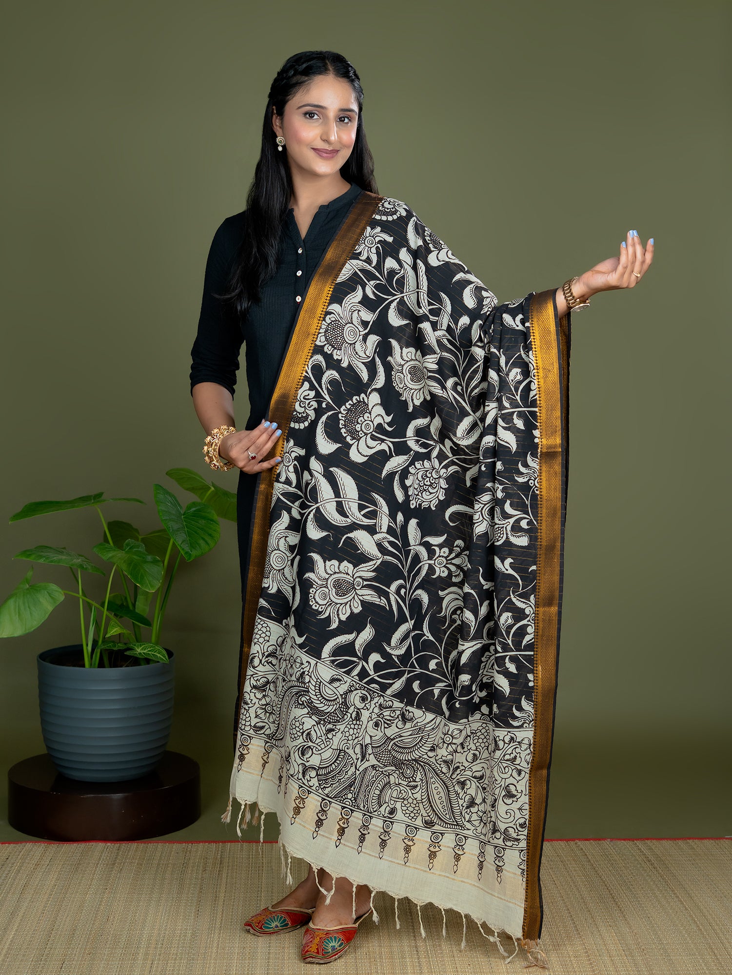 Lekhika Black Kalamkari Dupatta