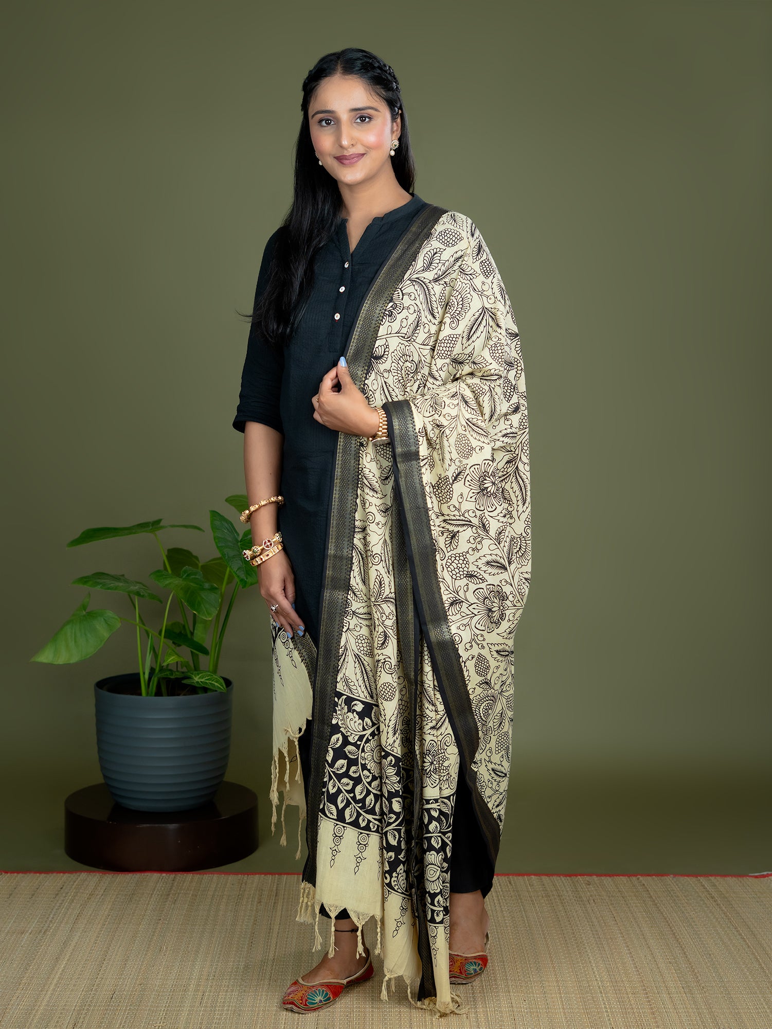 Lekhika Khaki Kalamkari Dupatta
