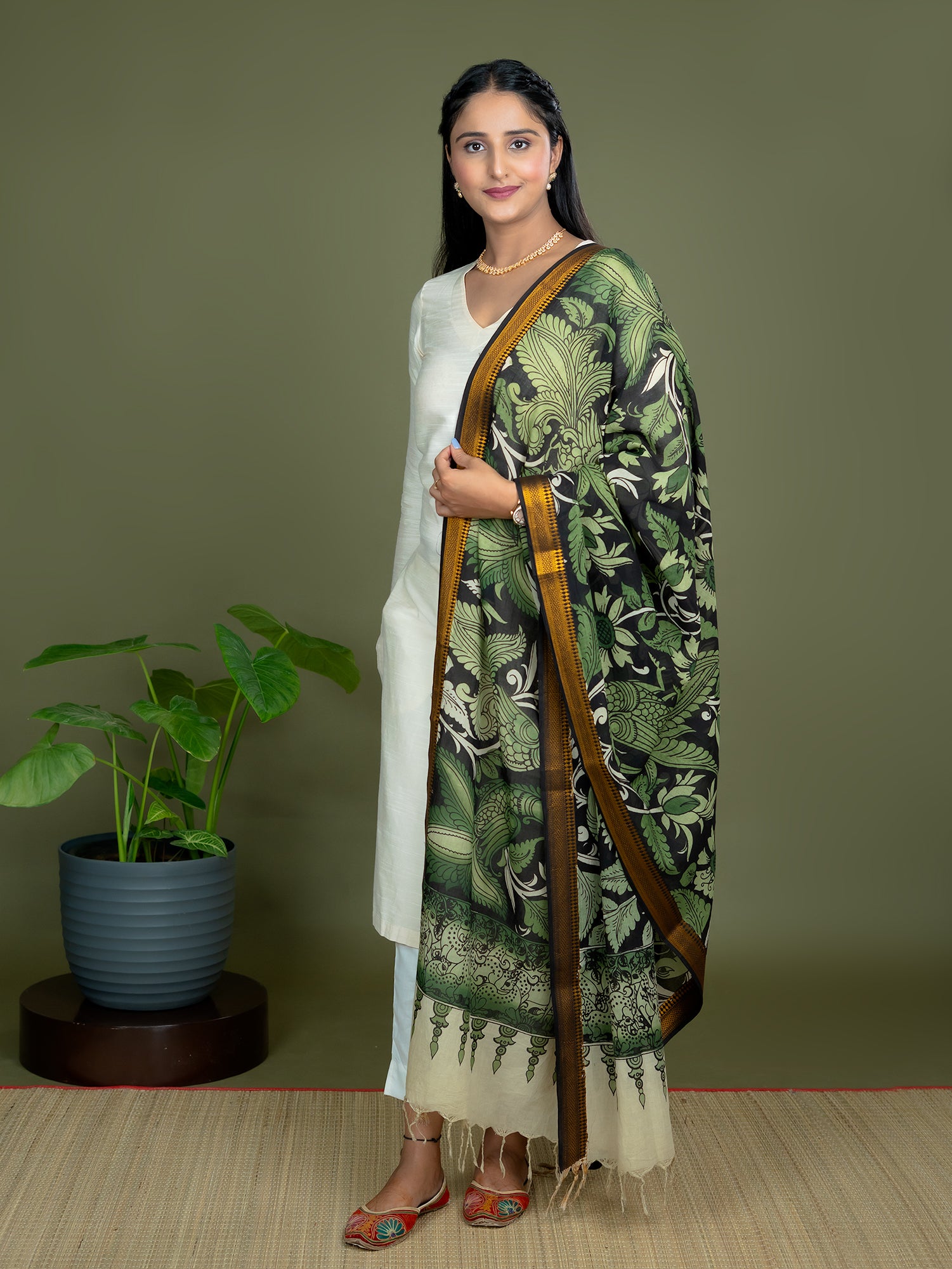 Roopika Green Kalamkari Dupatta
