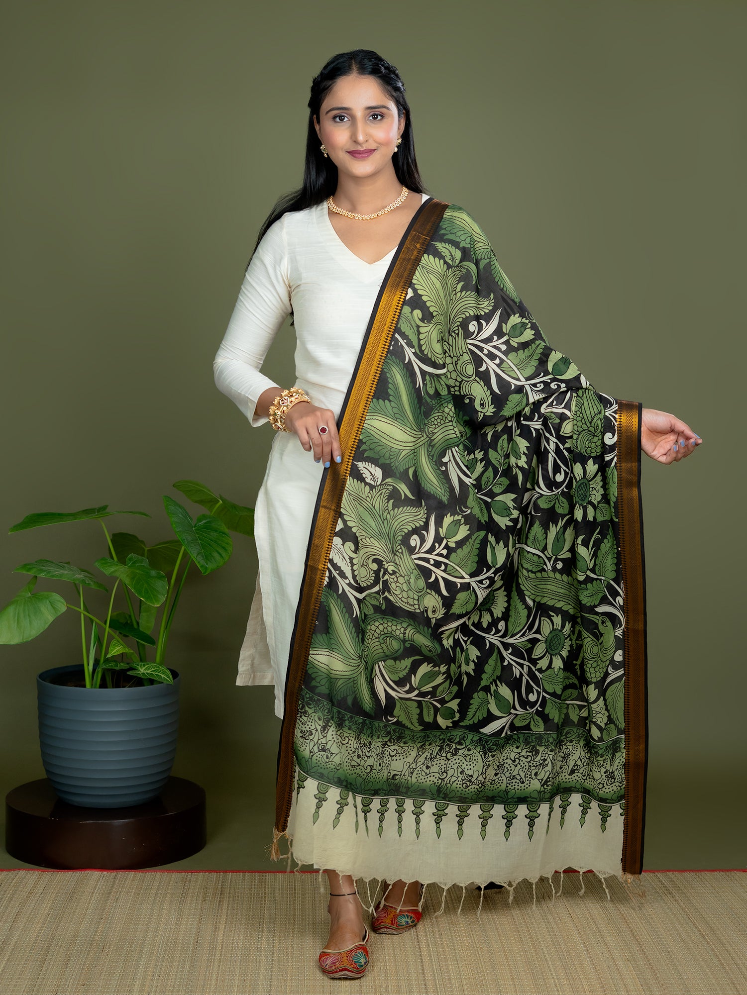 Roopika Green Kalamkari Dupatta