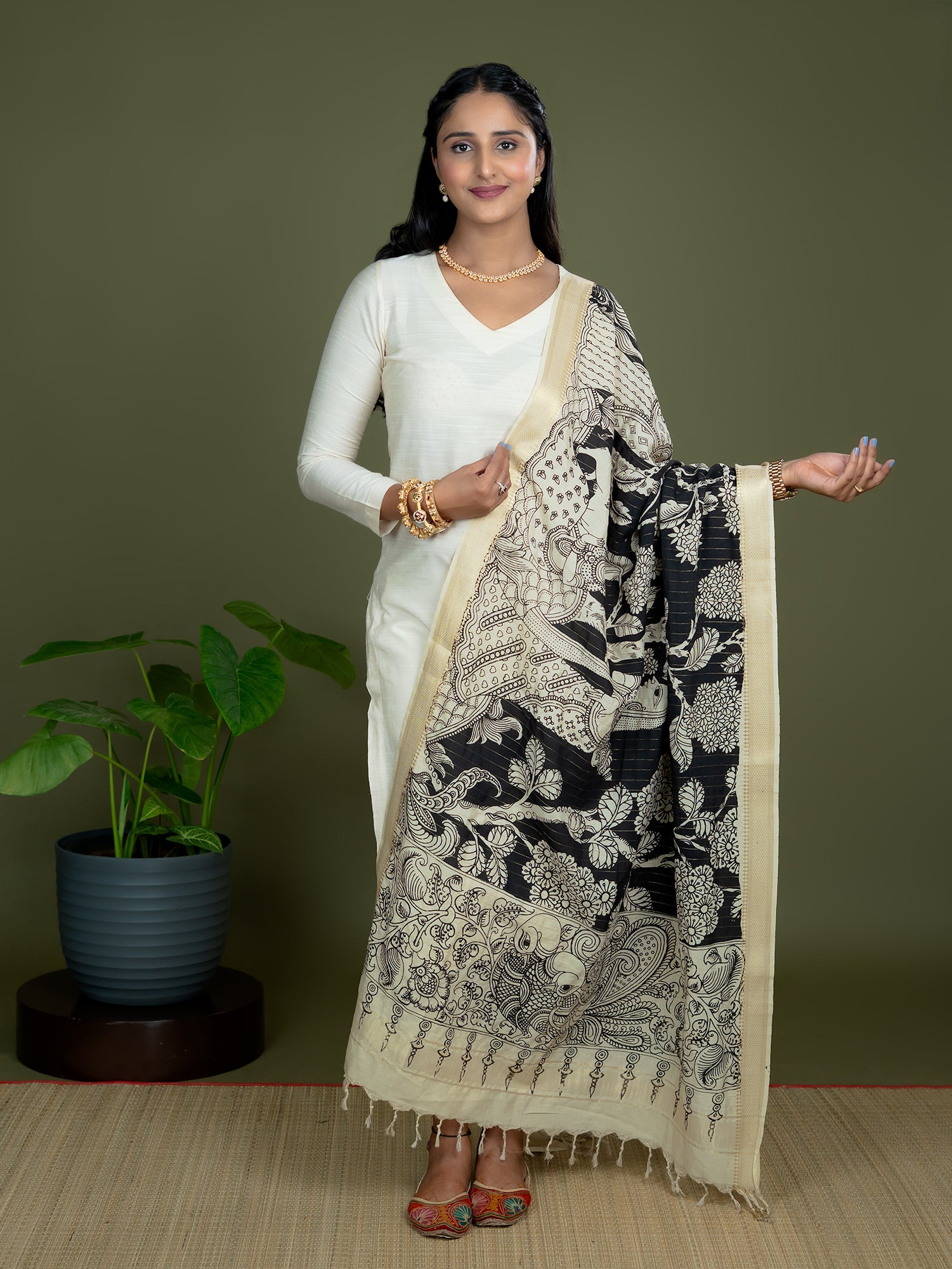 Kalpa Off White Kalamkari Dupatta